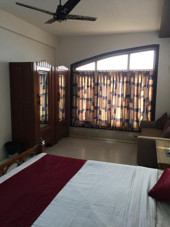 Belmont Puri Villa Exteriör bild